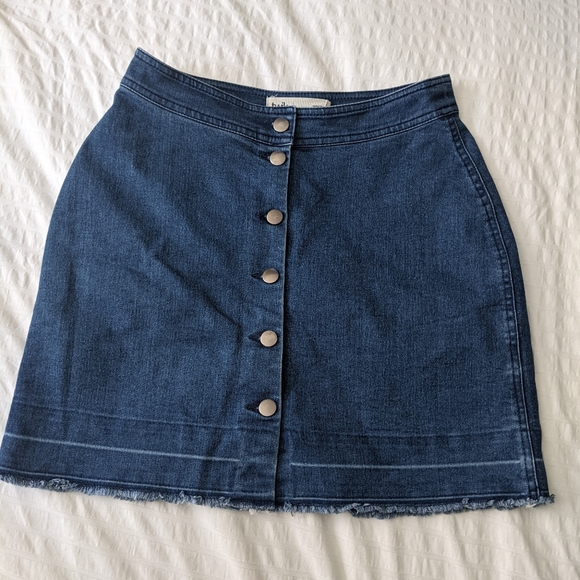 Cotton Buttoned Denim Skirt - Picture 2 of 7
